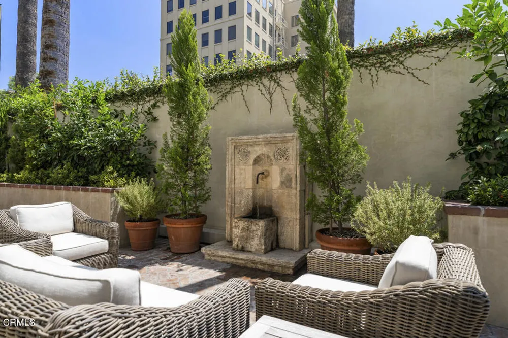 88 Oakland Avenue #606 Pasadena, CA 91101
