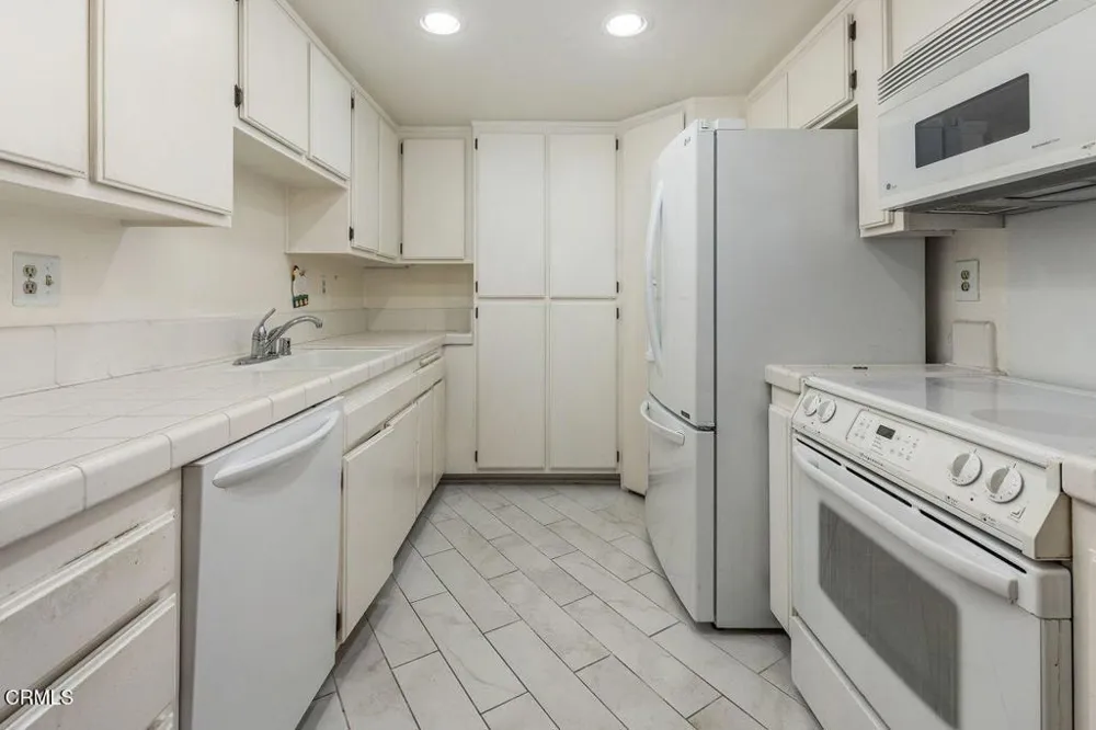 15000 Halldale Avenue #212 Gardena, CA 90247
