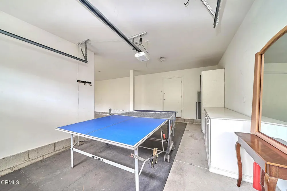 4330 Bel Aire Drive La Canada Flintridge, CA 91011