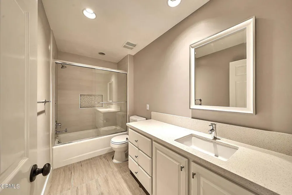 4330 Bel Aire Drive La Canada Flintridge, CA 91011
