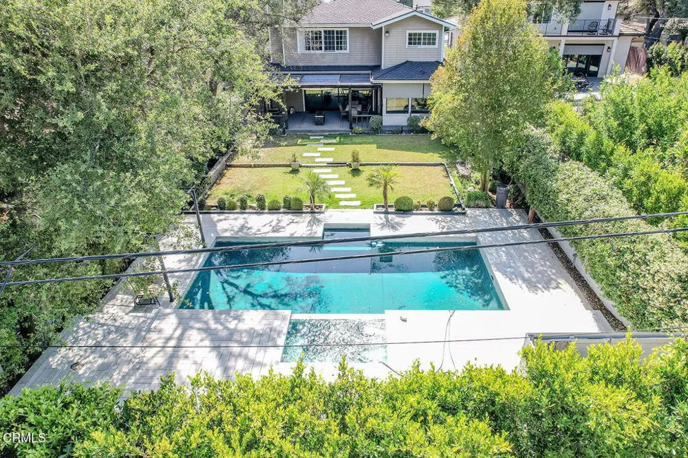 4330 Bel Aire Drive La Canada Flintridge, CA 91011
