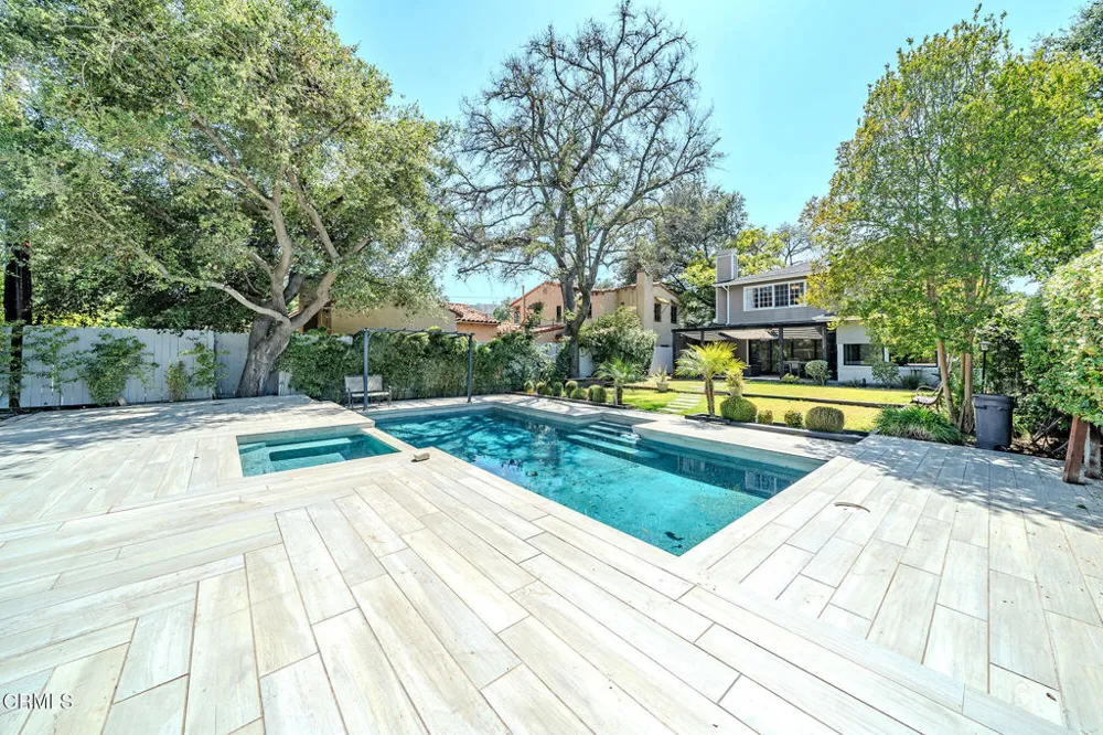 4330 Bel Aire Drive La Canada Flintridge, CA 91011