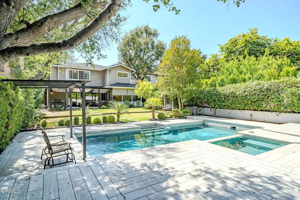 4330 Bel Aire Drive La Canada Flintridge, CA 91011