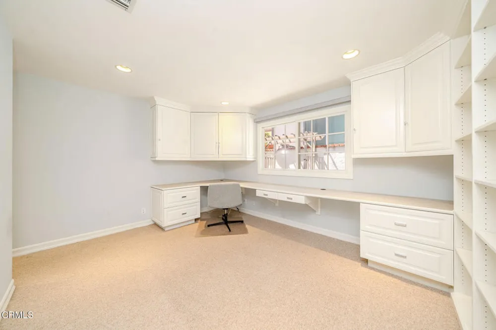 4330 Bel Aire Drive La Canada Flintridge, CA 91011