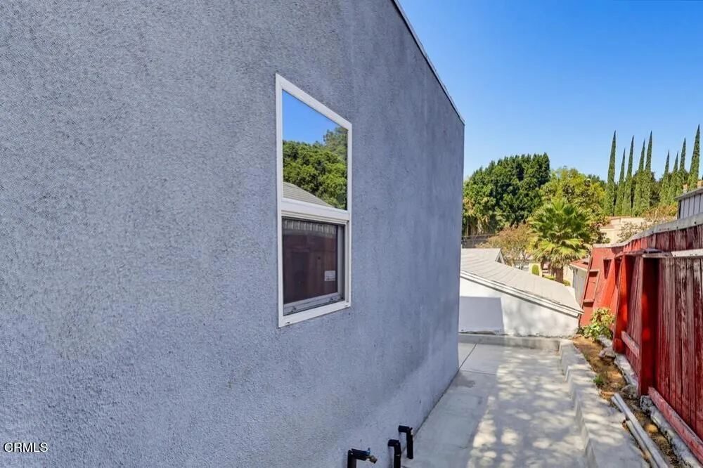 416 Sinclair Avenue #A Glendale, CA 91206