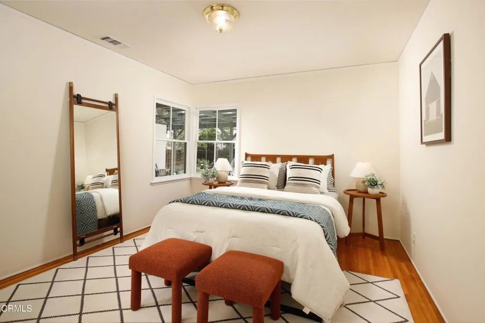 4535 Indiana Avenue La Canada Flintridge, CA 91011