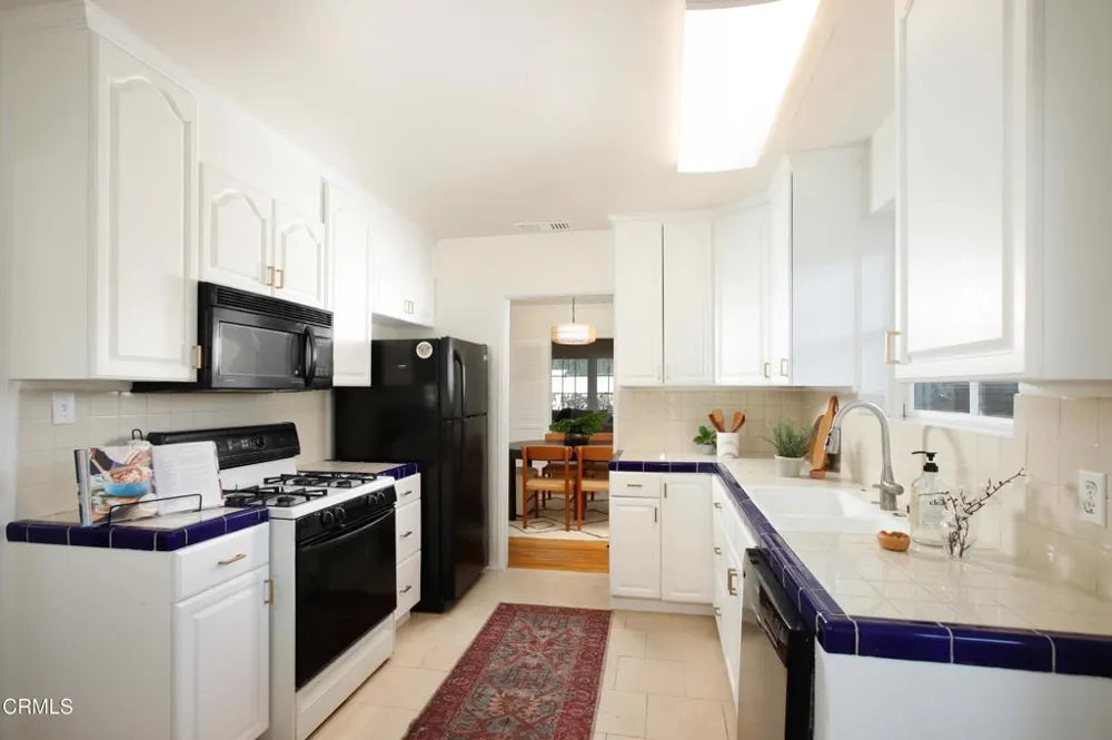 4535 Indiana Avenue La Canada Flintridge, CA 91011