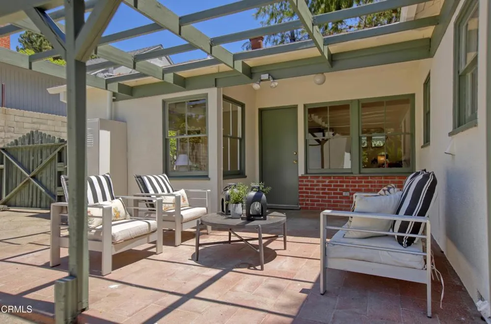 4535 Indiana Avenue La Canada Flintridge, CA 91011
