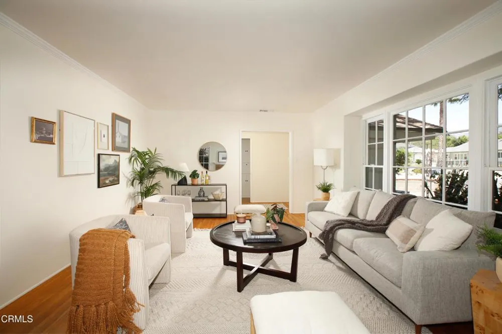 4535 Indiana Avenue La Canada Flintridge, CA 91011