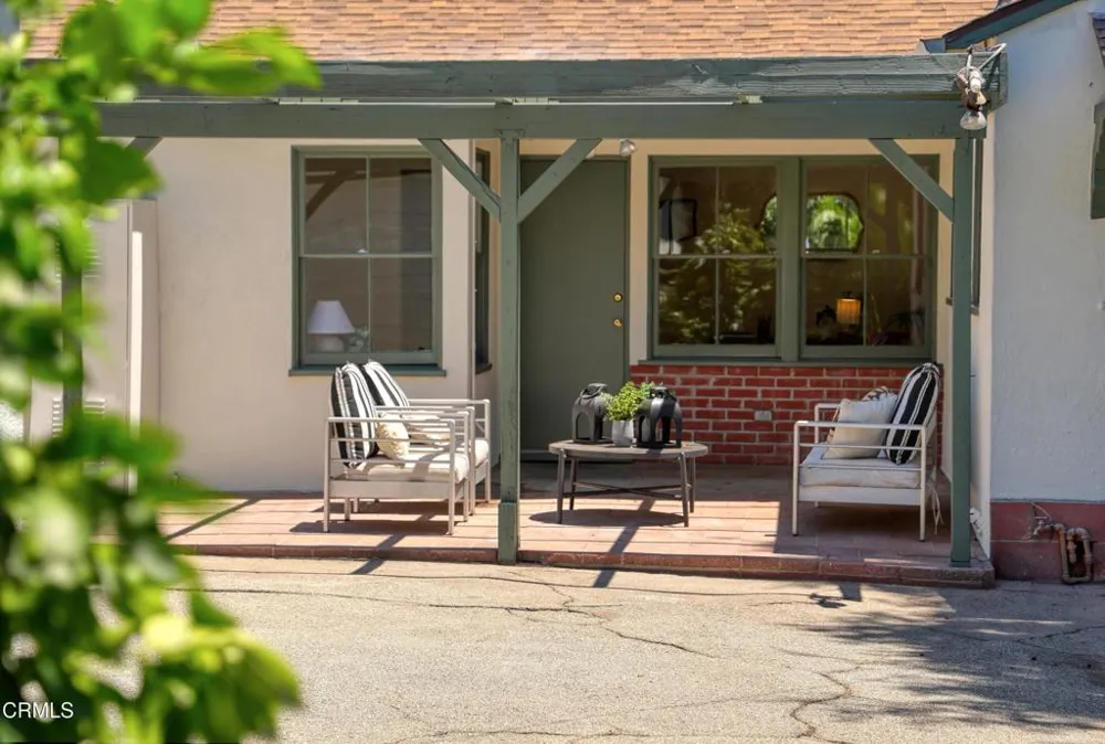 4535 Indiana Avenue La Canada Flintridge, CA 91011