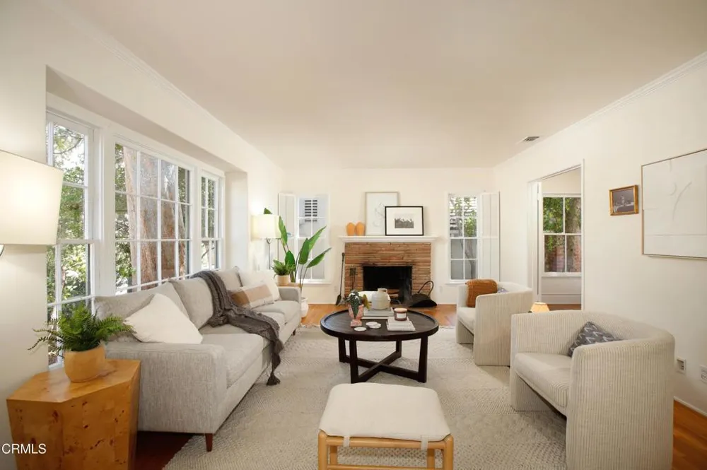 4535 Indiana Avenue La Canada Flintridge, CA 91011