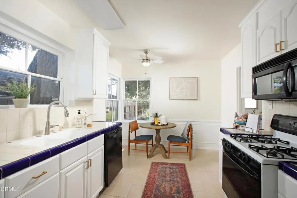 4535 Indiana Avenue La Canada Flintridge, CA 91011