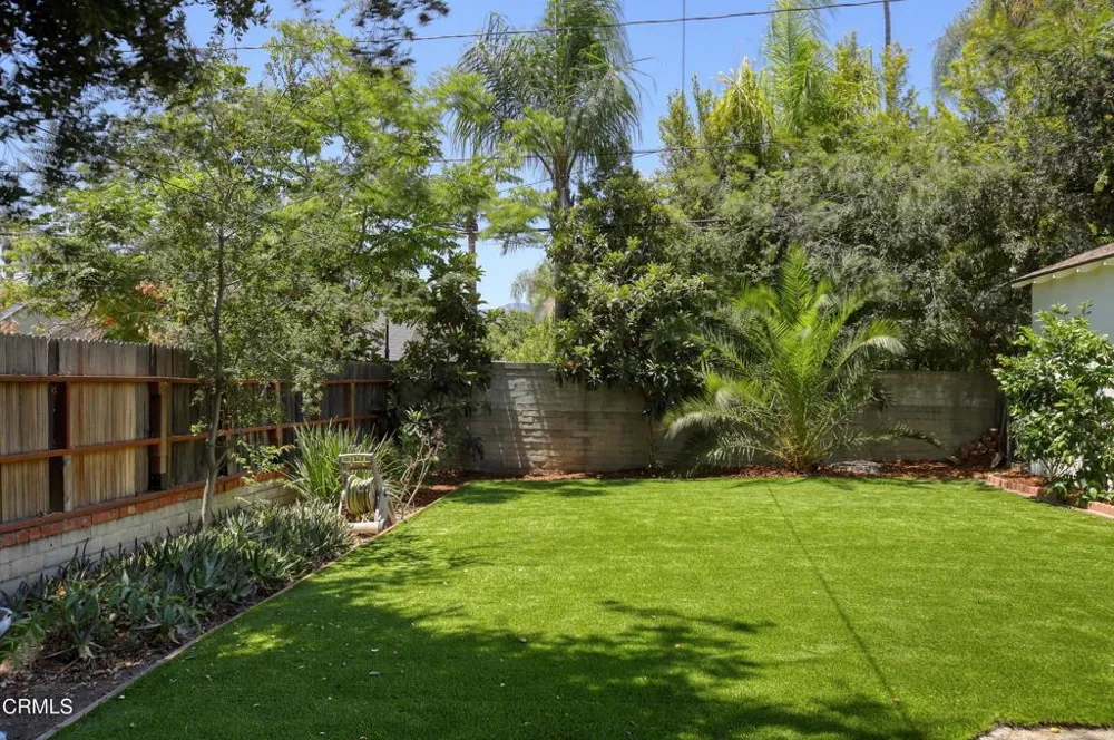 4535 Indiana Avenue La Canada Flintridge, CA 91011