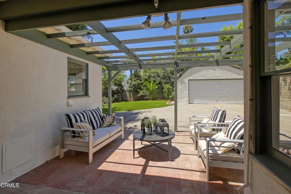 4535 Indiana Avenue La Canada Flintridge, CA 91011