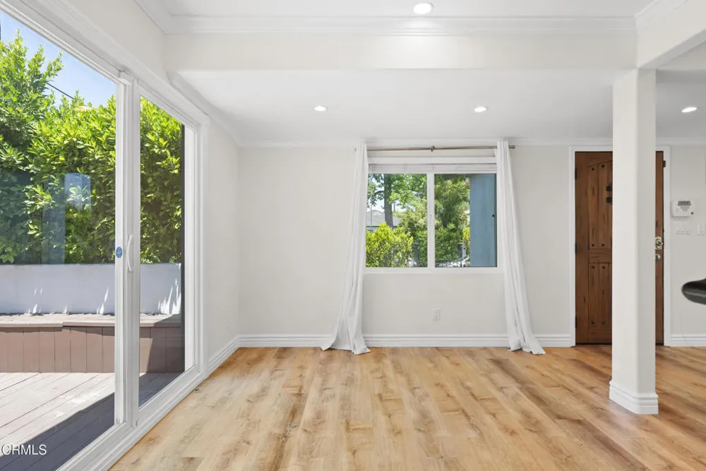4951 Enfield Avenue Encino, CA 91316
