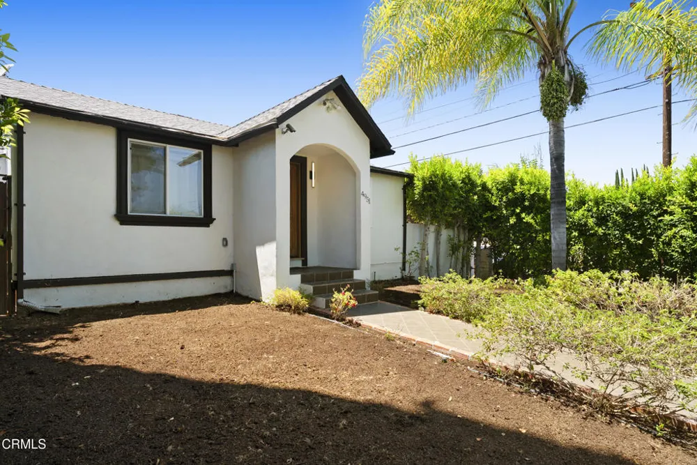 4951 Enfield Avenue Encino, CA 91316