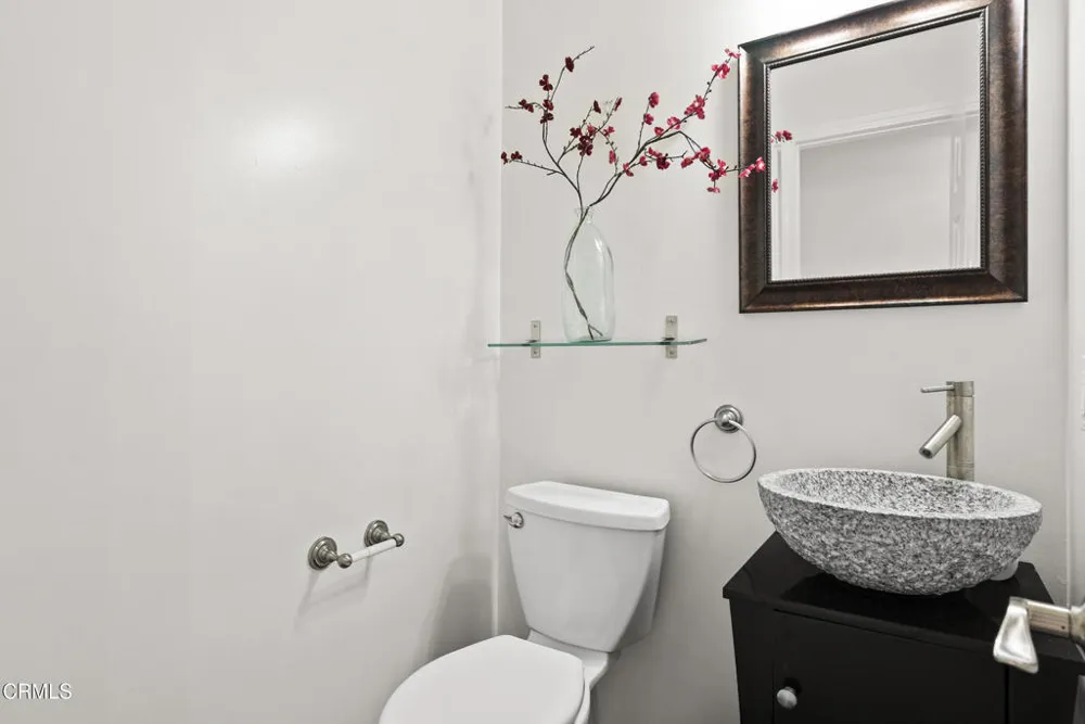 4951 Enfield Avenue Encino, CA 91316