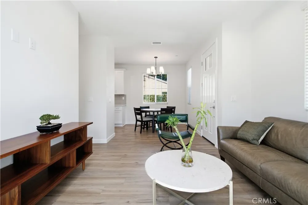 872 W Walnut Avenue #A Monrovia, CA 91016