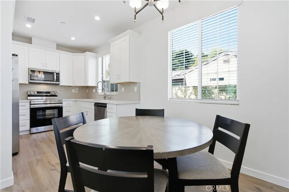 872 W Walnut Avenue #A Monrovia, CA 91016