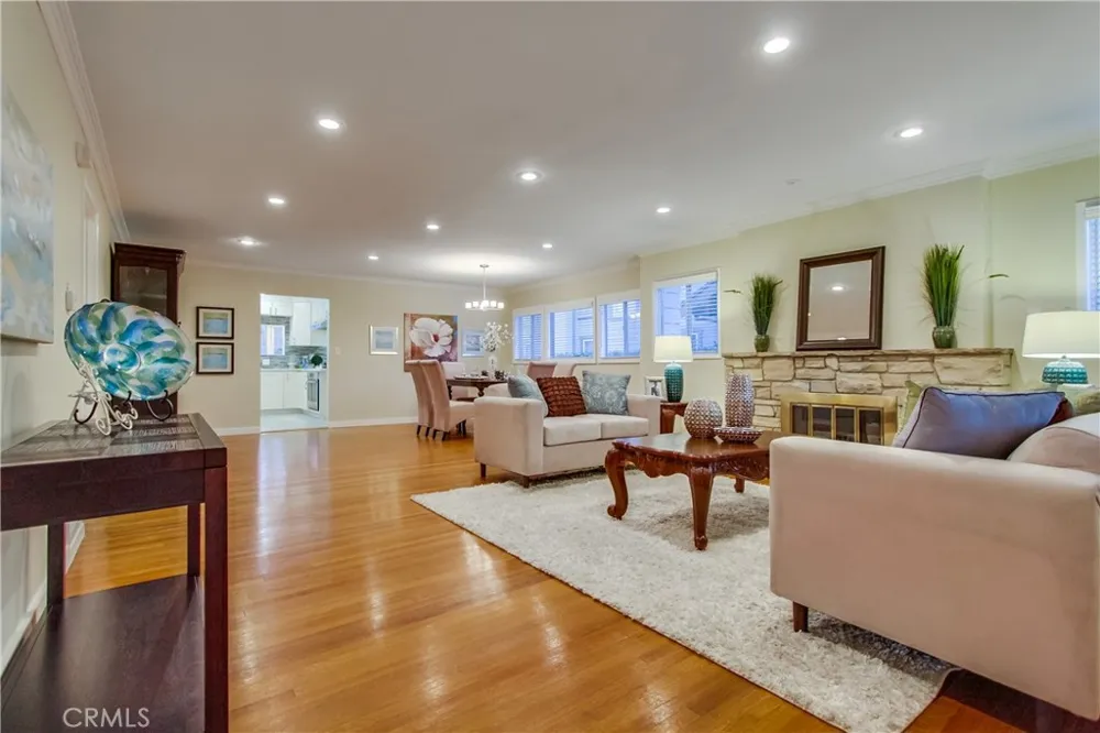 1918 La France South Pasadena, CA 91030