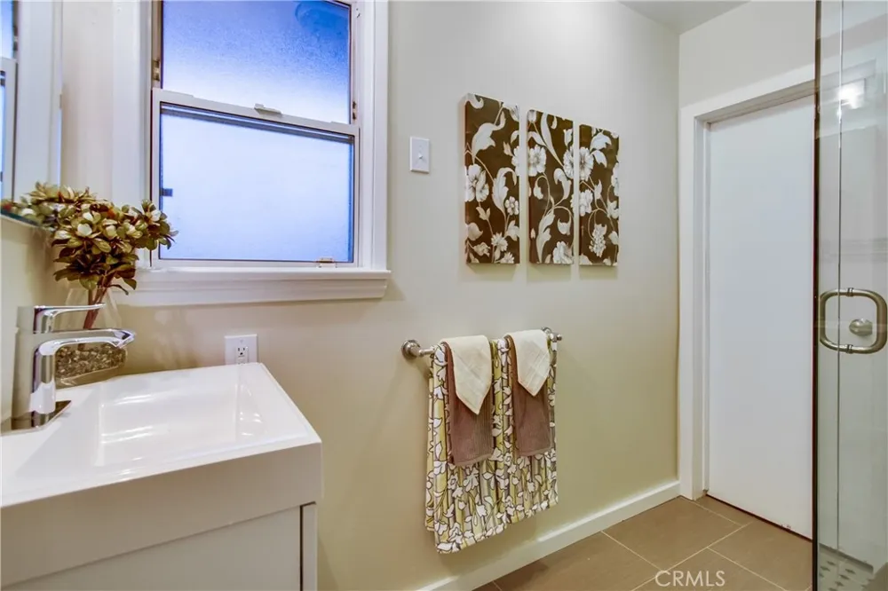 1918 La France South Pasadena, CA 91030