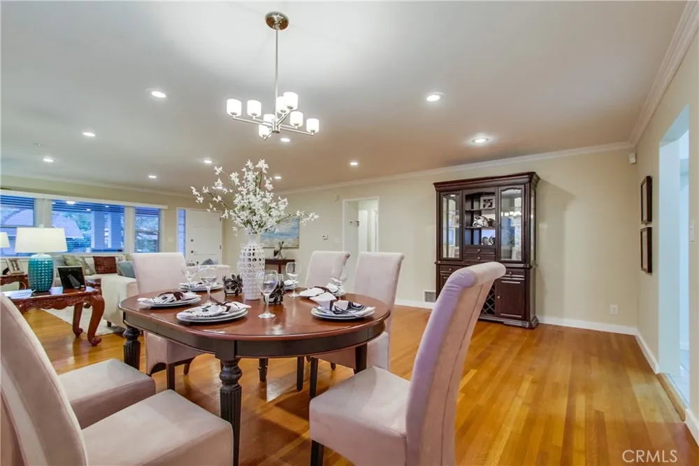 1918 La France South Pasadena, CA 91030