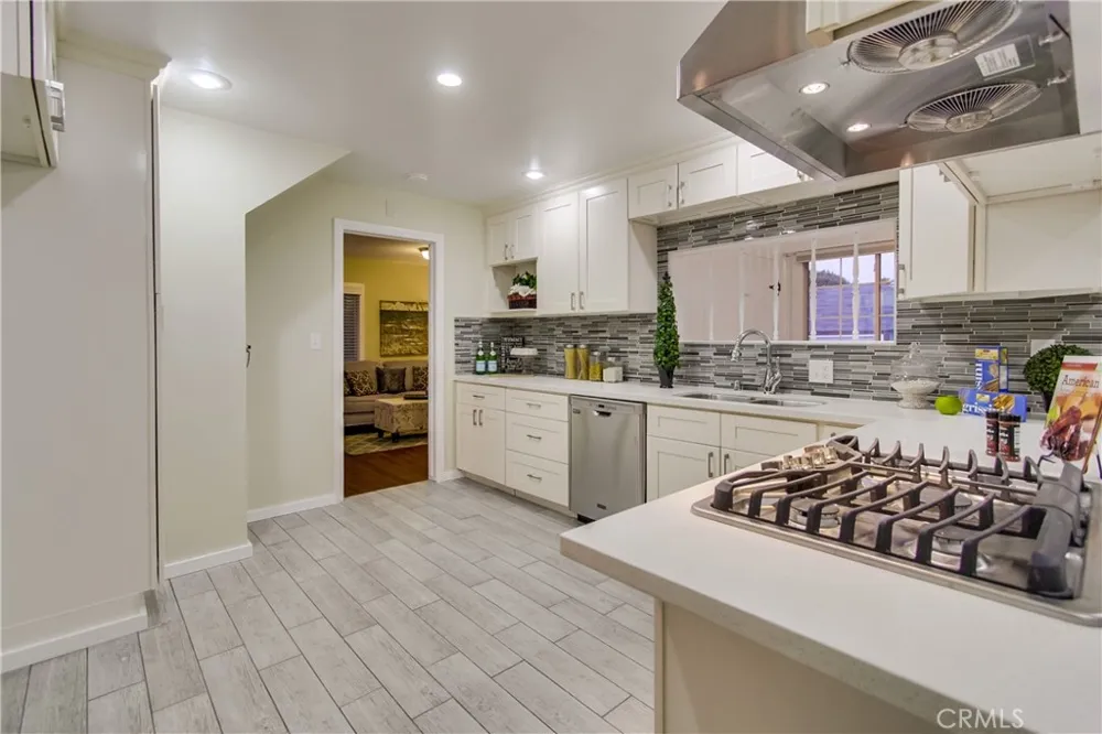 1918 La France South Pasadena, CA 91030