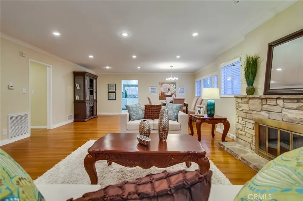 1918 La France South Pasadena, CA 91030