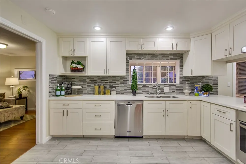 1918 La France South Pasadena, CA 91030