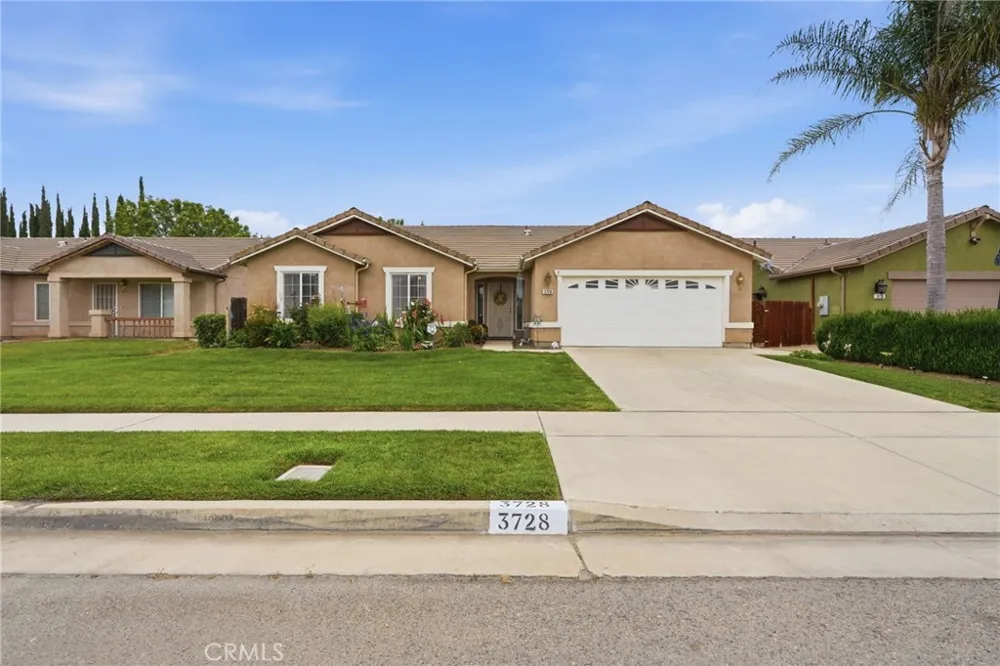 3728 E School Visalia, CA 93292