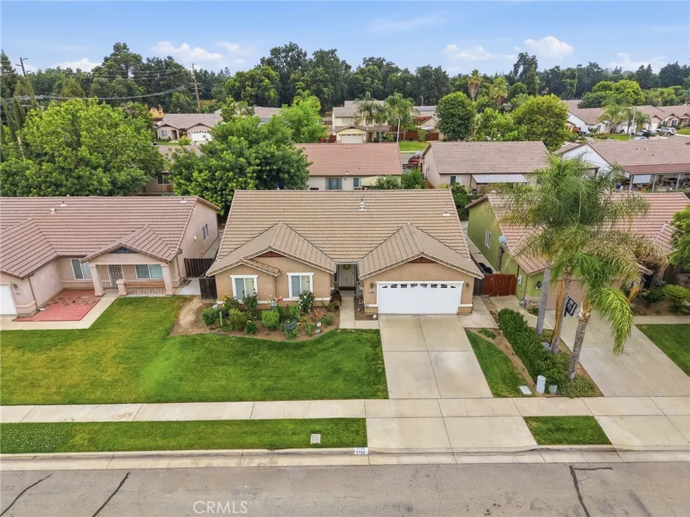 3728 E School Visalia, CA 93292