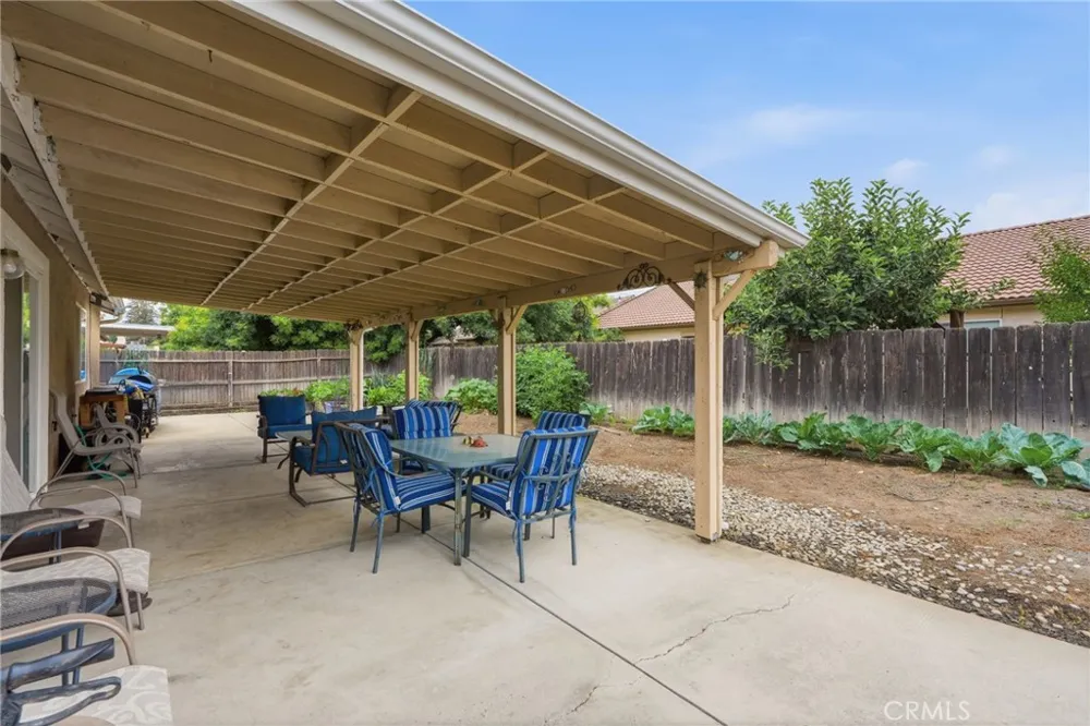 3728 E School Visalia, CA 93292