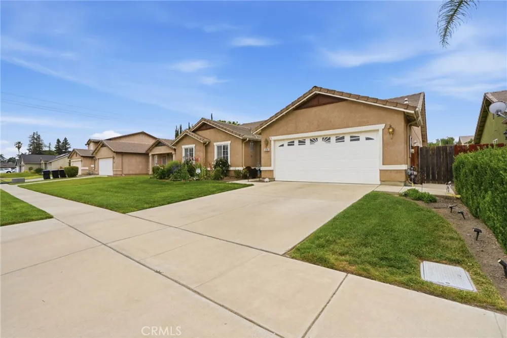 3728 E School Visalia, CA 93292