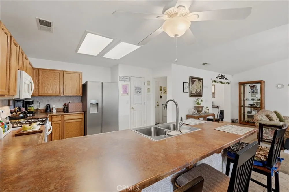 3728 E School Visalia, CA 93292