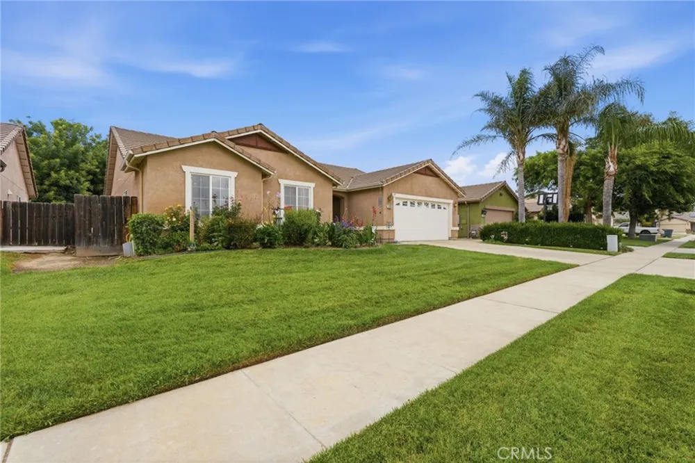 3728 E School Visalia, CA 93292