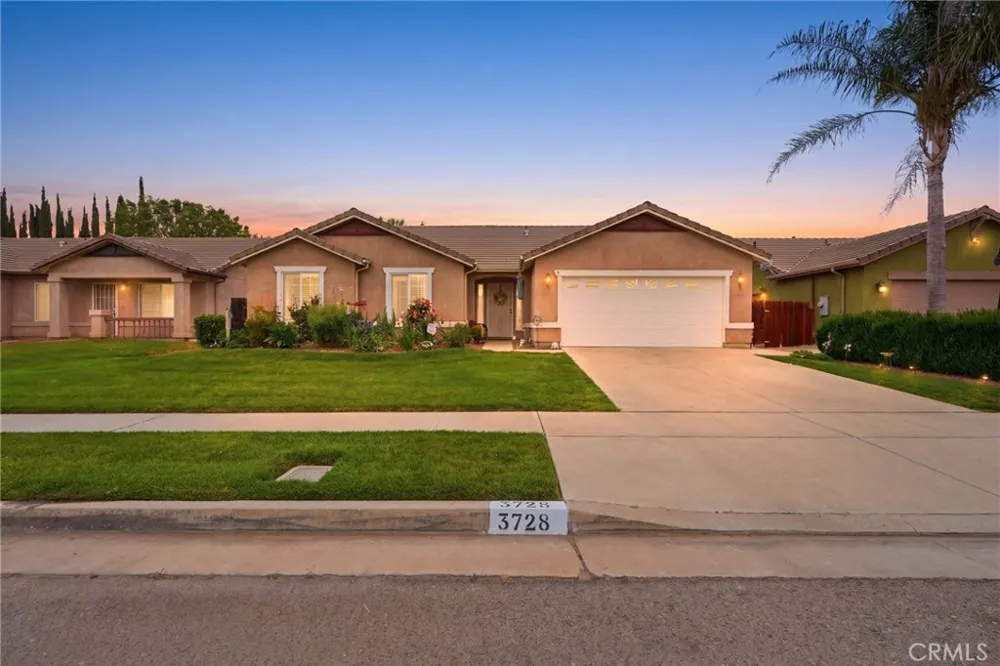 3728 E School Visalia, CA 93292