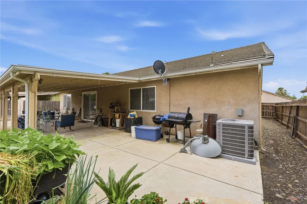 3728 E School Visalia, CA 93292