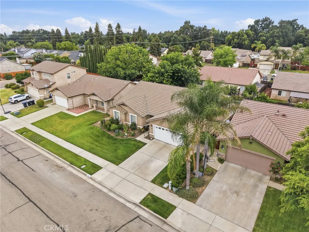 3728 E School Visalia, CA 93292