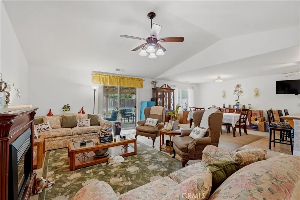 3728 E School Visalia, CA 93292