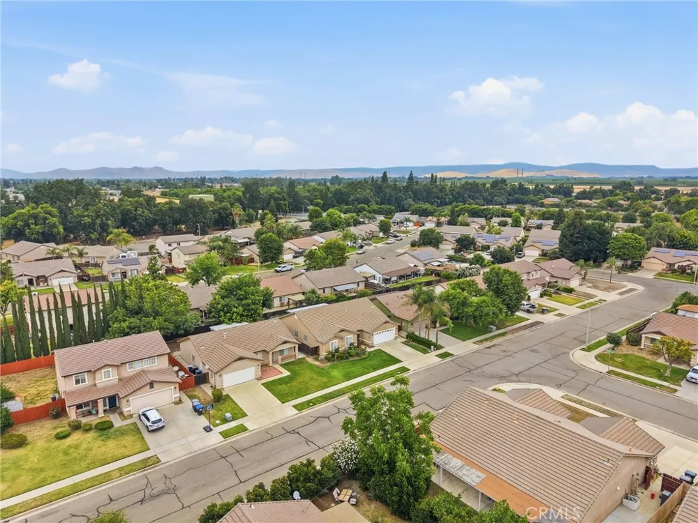 3728 E School Visalia, CA 93292