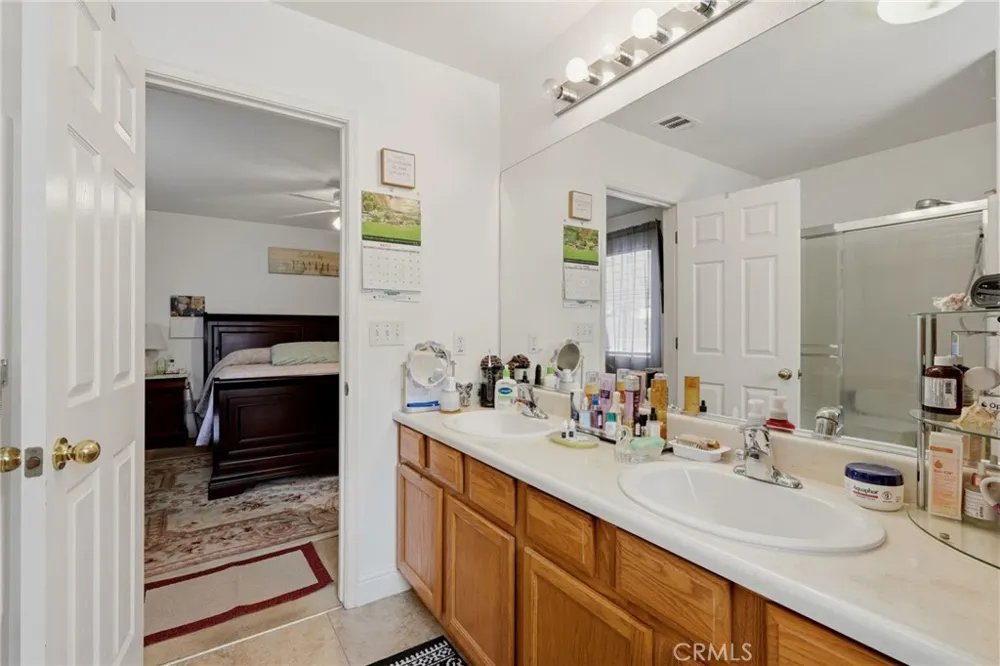 3728 E School Visalia, CA 93292