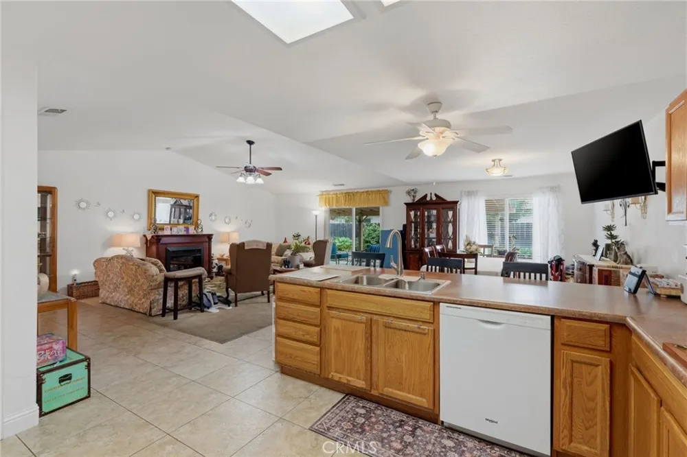 3728 E School Visalia, CA 93292