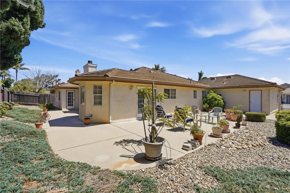 2439 La Costa Drive Santa Maria, CA 93455