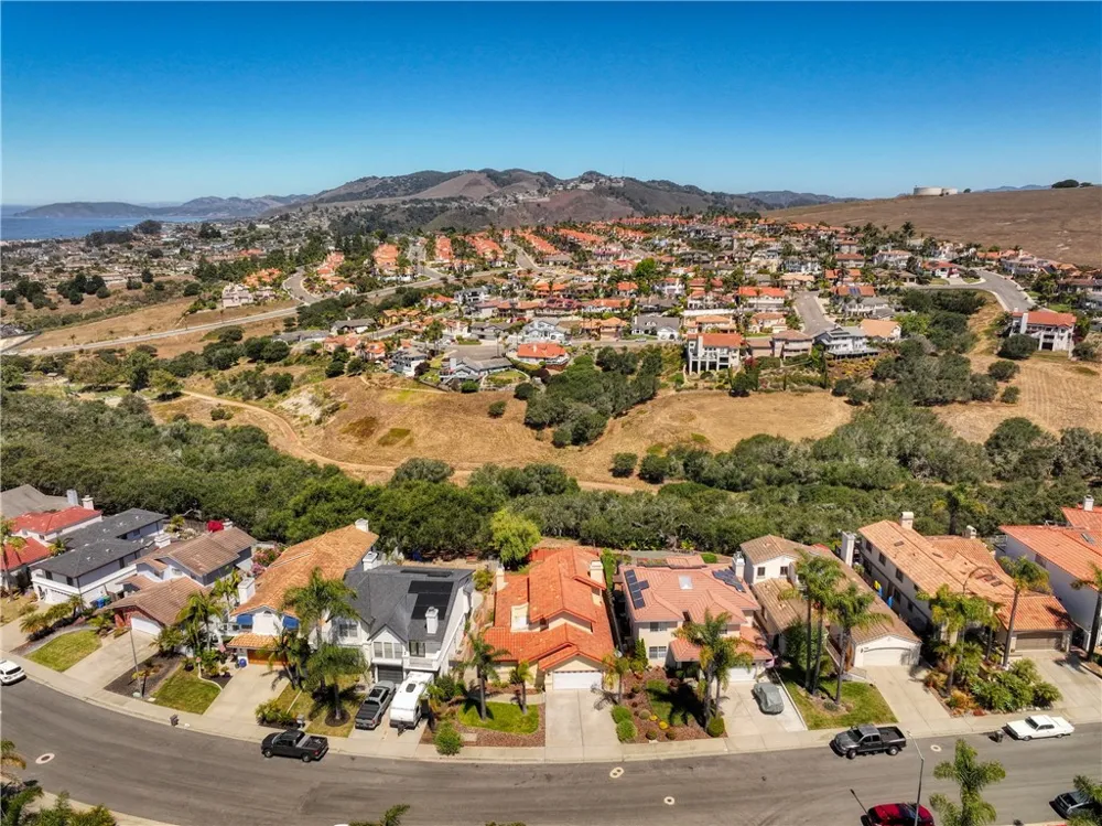 656 Shamrock Pismo Beach, CA 93449