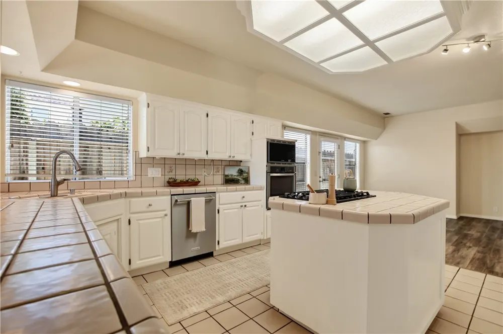 656 Shamrock Pismo Beach, CA 93449