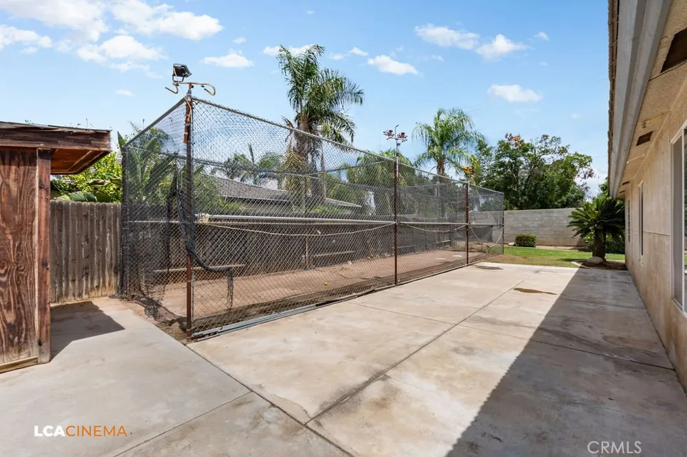 5102 Omaha Bakersfield, CA 93312