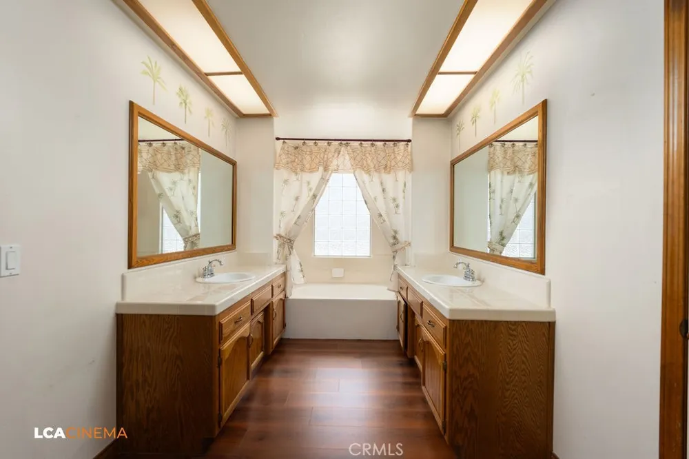 5102 Omaha Bakersfield, CA 93312