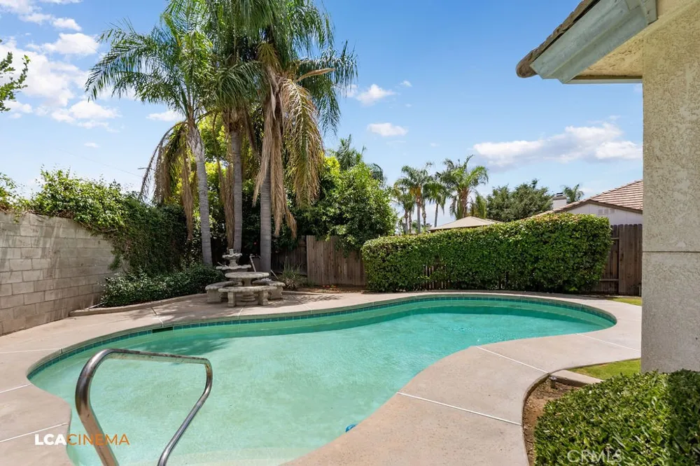 5102 Omaha Bakersfield, CA 93312