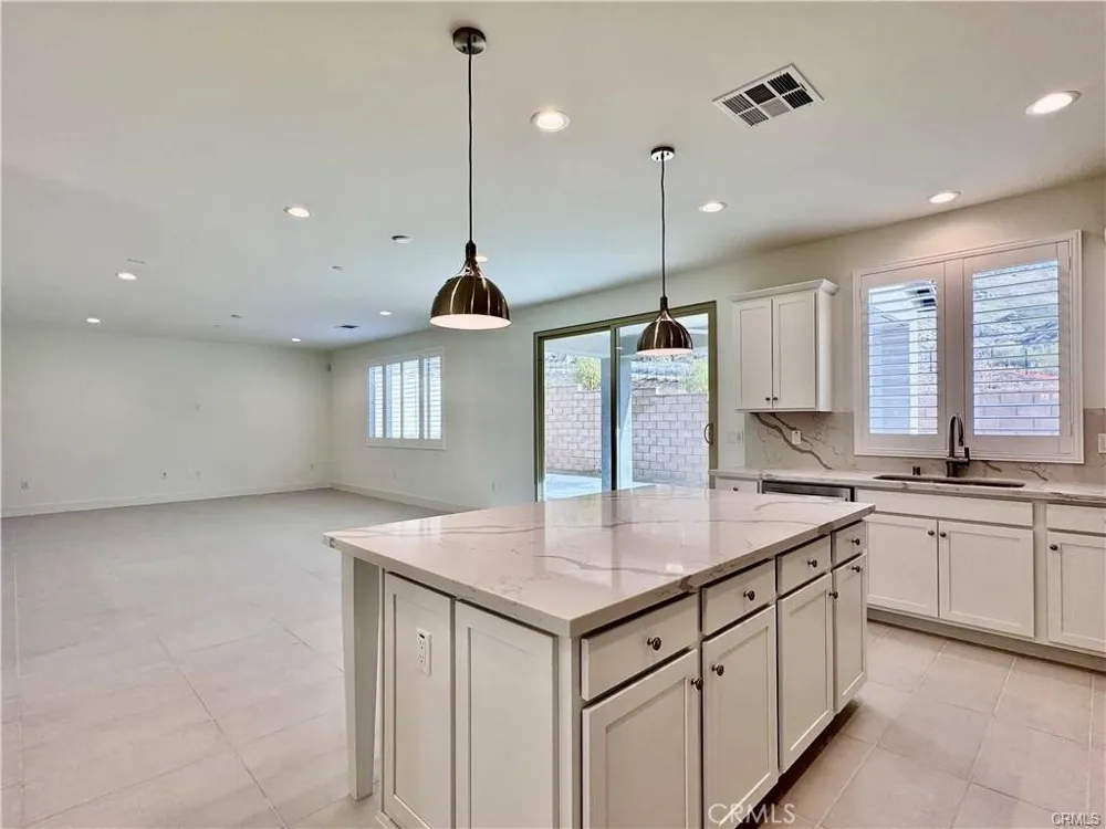 8501 Anthony Street Riverside, CA 92507