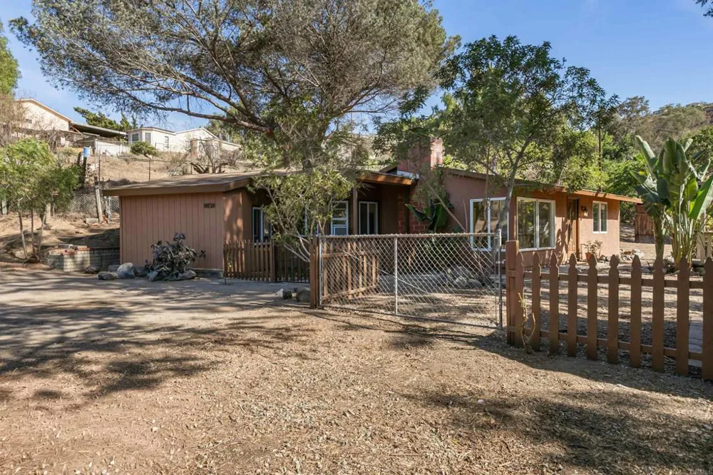 8838 Cherry Road Lakeside, CA 92040